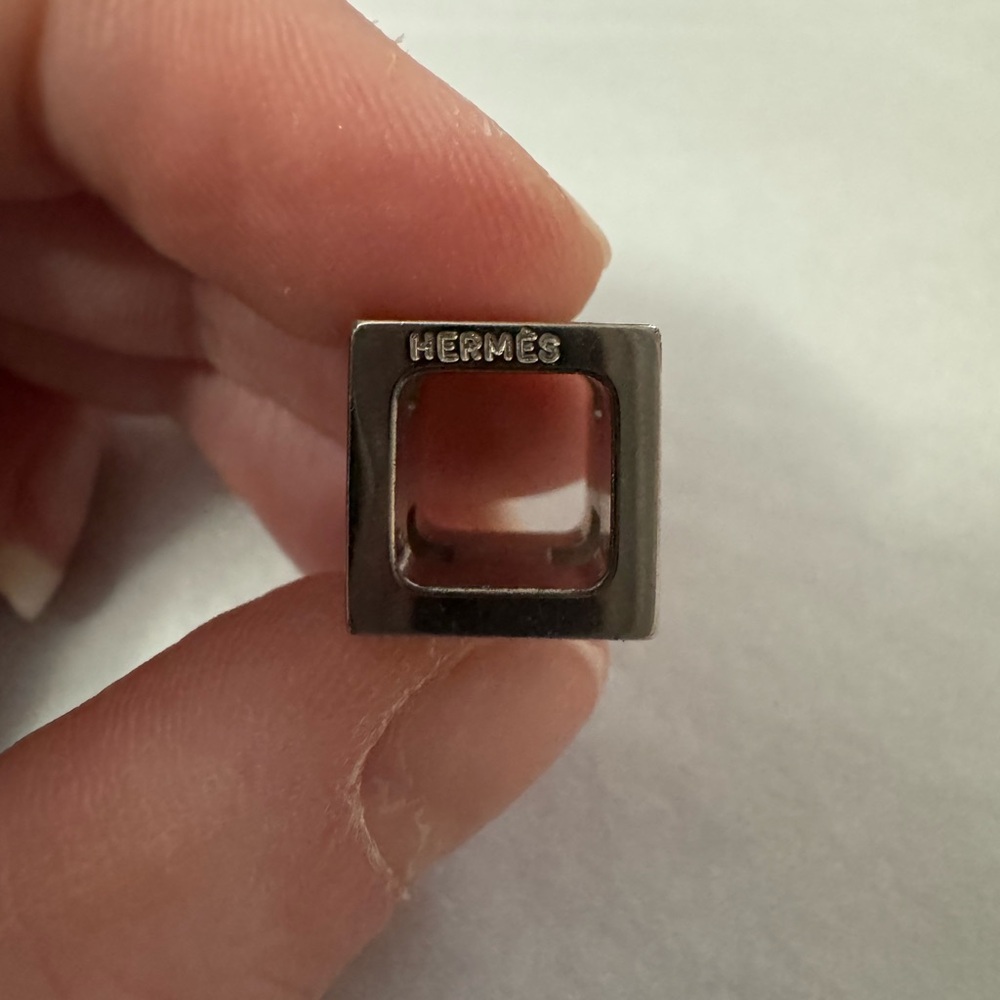 Hermès AUTHENTIC H Cube Cage d’H d’Ash Silver Bubblegum Pink Block Pendant - Picture 4 of 16